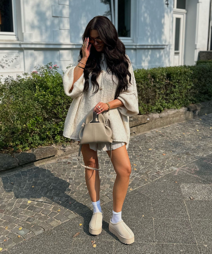 Damen Oversize Cardigan warm | Weiche Strickjacke mit Knöpfen, lockerer Passform und viel Bewegungsfreiheit für den Winter
