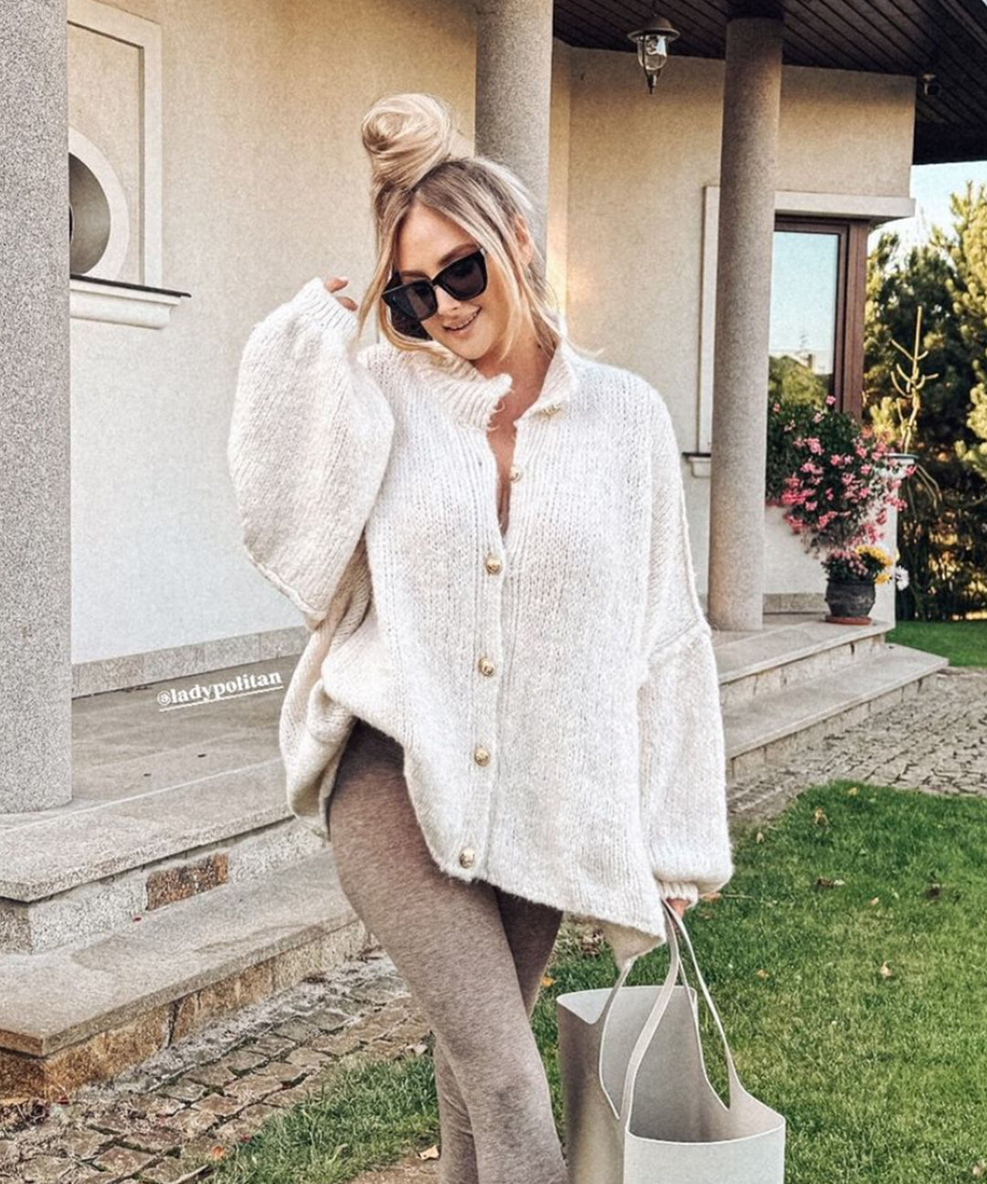 Damen Oversize Cardigan warm | Weiche Strickjacke mit Knöpfen, lockerer Passform und viel Bewegungsfreiheit für den Winter