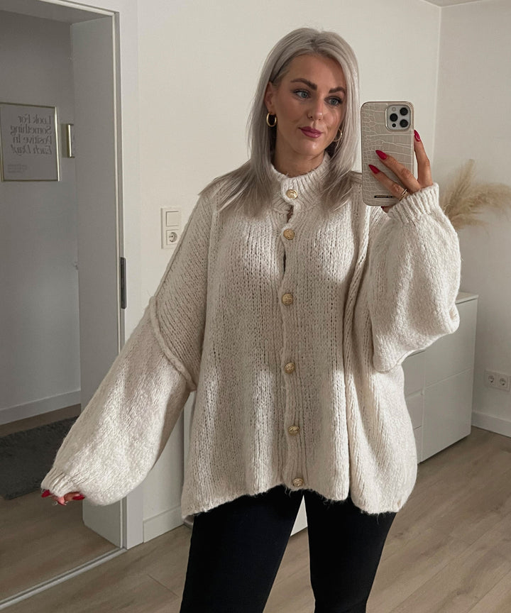 Damen Oversize Cardigan warm | Weiche Strickjacke mit Knöpfen, lockerer Passform und viel Bewegungsfreiheit für den Winter