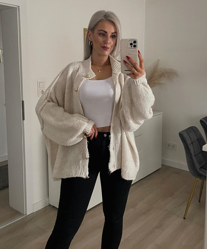 Damen Oversize Cardigan warm | Weiche Strickjacke mit Knöpfen, lockerer Passform und viel Bewegungsfreiheit für den Winter
