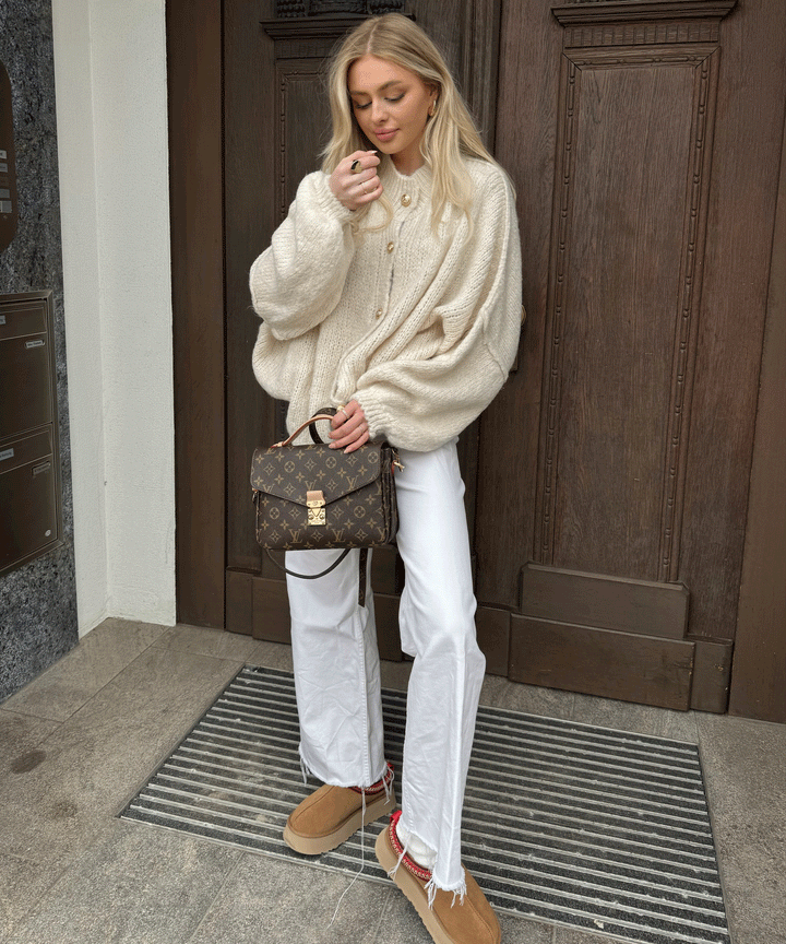 Damen Oversize Cardigan warm | Weiche Strickjacke mit Knöpfen, lockerer Passform und viel Bewegungsfreiheit für den Winter