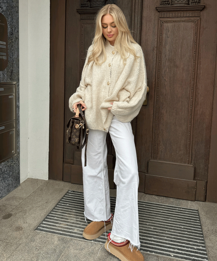 Damen Oversize Cardigan warm | Weiche Strickjacke mit Knöpfen, lockerer Passform und viel Bewegungsfreiheit für den Winter