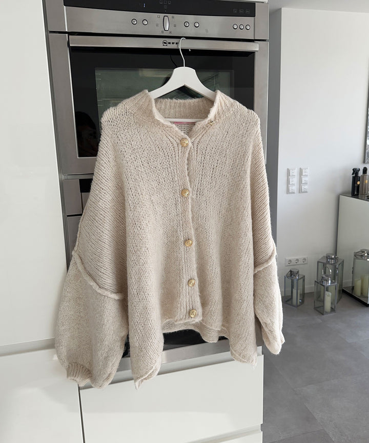 Damen Oversize Cardigan warm | Weiche Strickjacke mit Knöpfen, lockerer Passform und viel Bewegungsfreiheit für den Winter