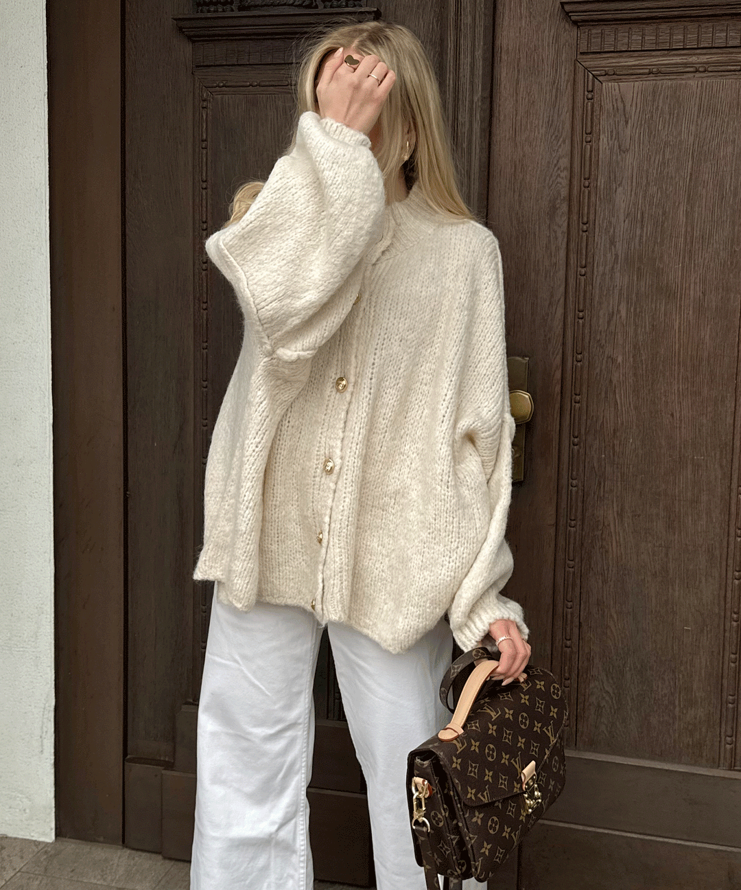Damen Oversize Cardigan warm | Weiche Strickjacke mit Knöpfen, lockerer Passform und viel Bewegungsfreiheit für den Winter