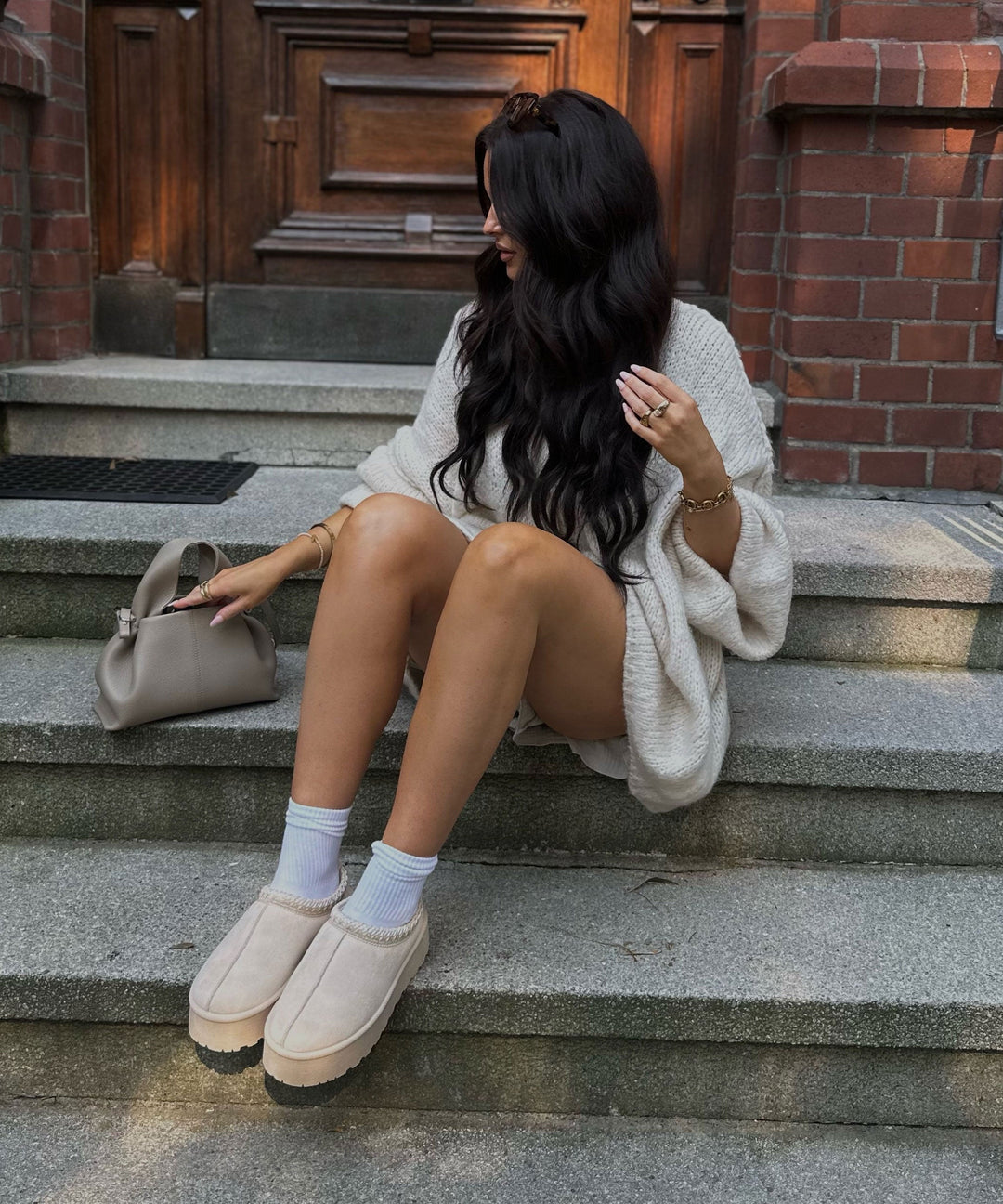 Damen Oversize Cardigan warm | Weiche Strickjacke mit Knöpfen, lockerer Passform und viel Bewegungsfreiheit für den Winter