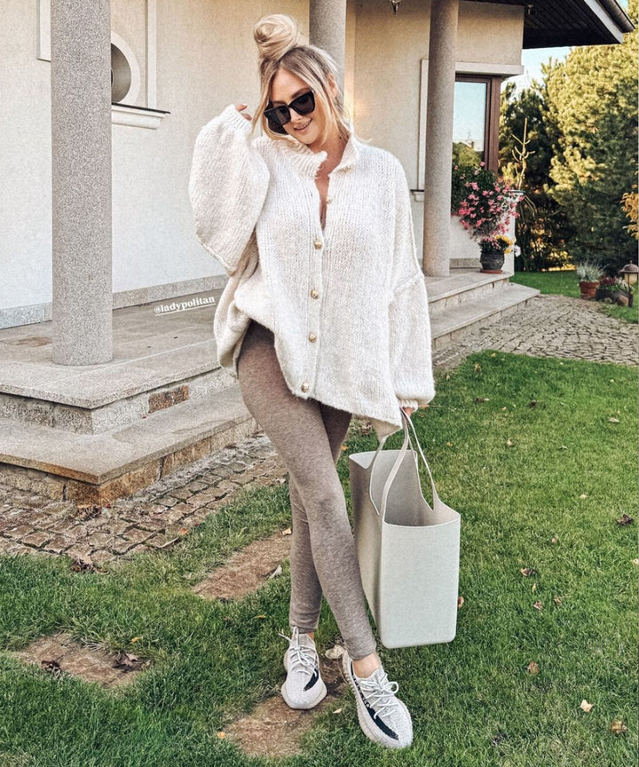 Damen Oversize Cardigan warm | Weiche Strickjacke mit Knöpfen, lockerer Passform und viel Bewegungsfreiheit für den Winter