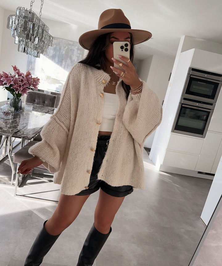 Damen Oversize Cardigan warm | Weiche Strickjacke mit Knöpfen, lockerer Passform und viel Bewegungsfreiheit für den Winter