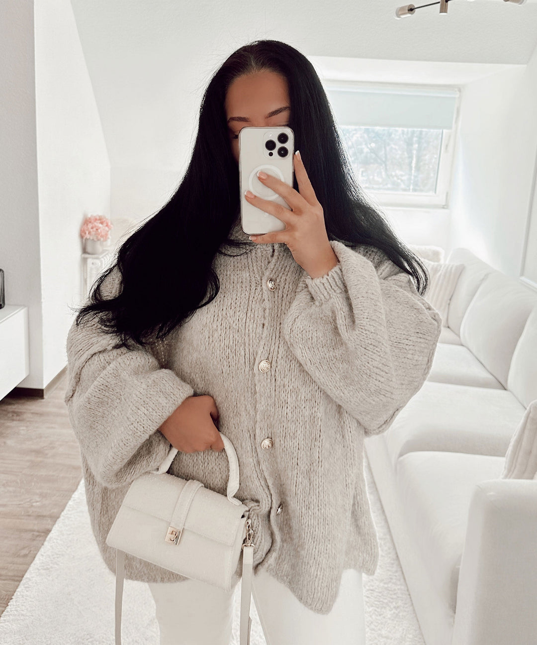 Damen Oversize Cardigan warm | Weiche Strickjacke mit Knöpfen, lockerer Passform und viel Bewegungsfreiheit für den Winter