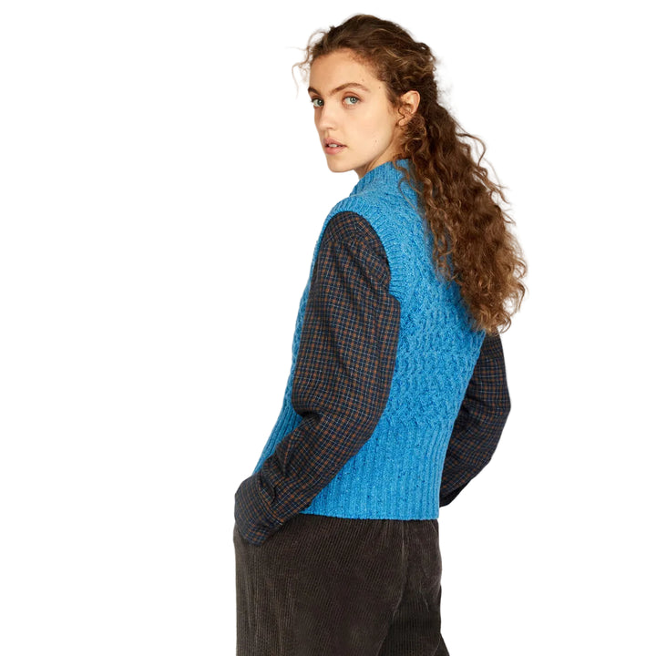 Damen Pullunder | Kurzer Strickpullunder mit Zopfmuster und weicher, körpernaher Passform