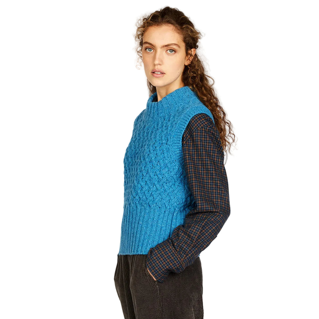 Damen Pullunder | Kurzer Strickpullunder mit Zopfmuster und weicher, körpernaher Passform