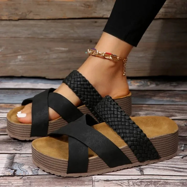 Damen Plateausandalen mit verstellbaren Riemen | Gepolstertes Fußbett &amp; rutschfeste Sohle
