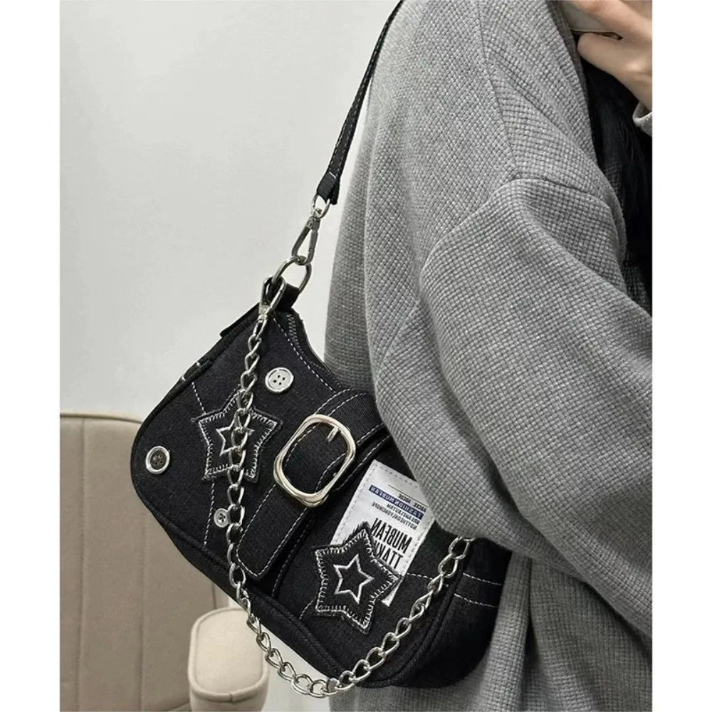 Damen Denim-Unterarmtasche mit Sternstickerei | Schwarze Schultertasche mit Kettenriemen | Streetstyle-Bag