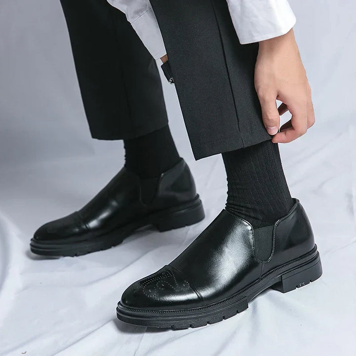 Herren Slipper aus Echtleder | Bequeme Slip-On Schuhe mit Gepolsterter Innensohle | Elegant für Alltag, Büro &amp; Freizeit