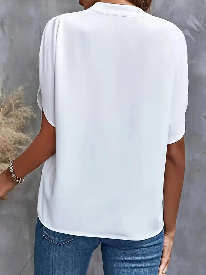 Isalie – Elegante V-Ausschnitt Bluse mit fließendem Stoff