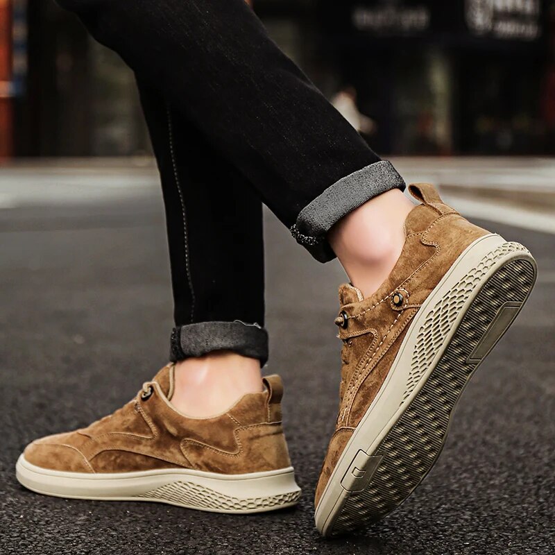 Damen Wildleder-Sneaker mit gepolsterter Innensohle | Bequeme Low-Top-Schuhe mit atmungsaktiven Einsätzen und robuster Gummisohle