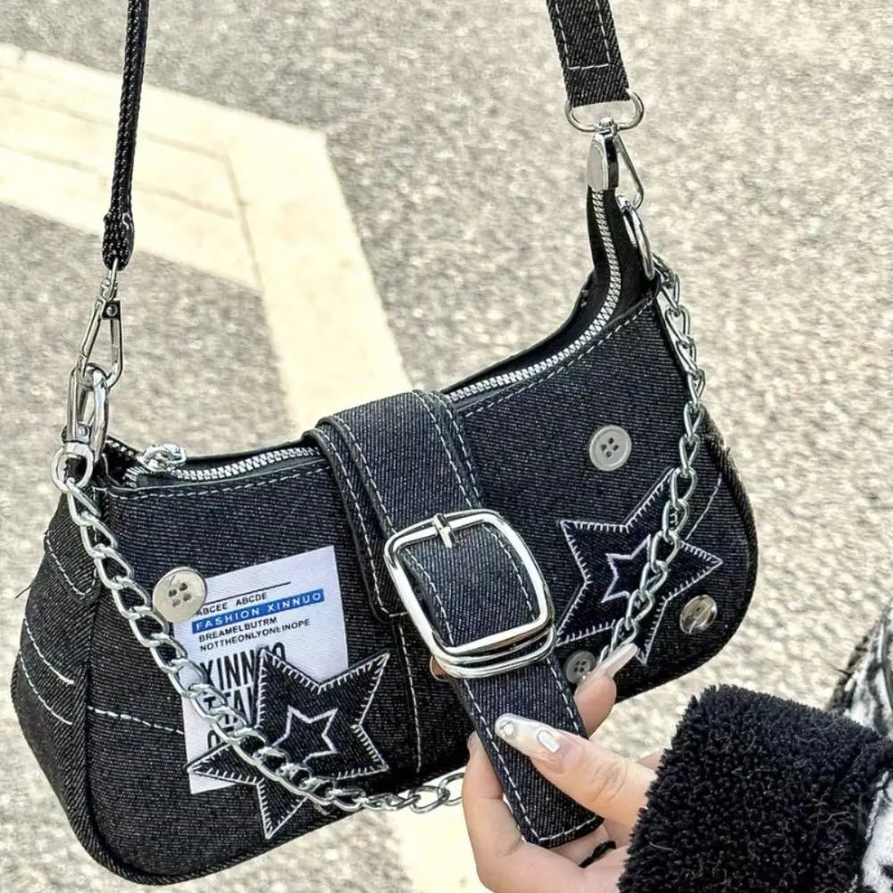 Damen Denim-Unterarmtasche mit Sternstickerei | Schwarze Schultertasche mit Kettenriemen | Streetstyle-Bag