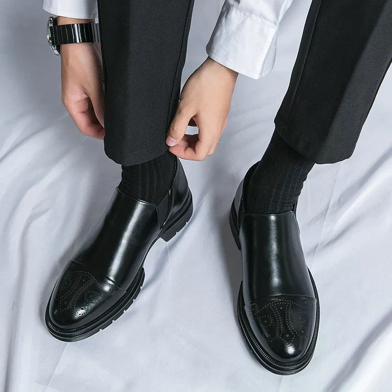 Herren Slipper aus Echtleder | Bequeme Slip-On Schuhe mit Gepolsterter Innensohle | Elegant für Alltag, Büro &amp; Freizeit