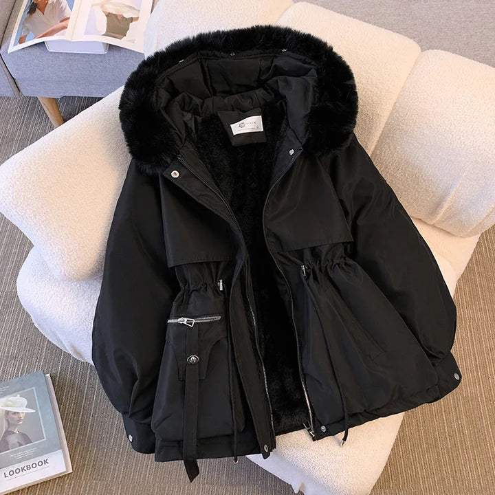 Damen Pufferjacke | Fleecegefütterte Steppjacke mit Kapuze, wasserabweisender Außenschicht und Taschen