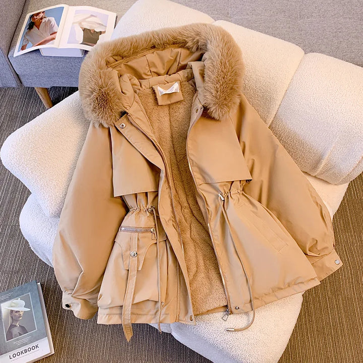 Damen Pufferjacke | Fleecegefütterte Steppjacke mit Kapuze, wasserabweisender Außenschicht und Taschen