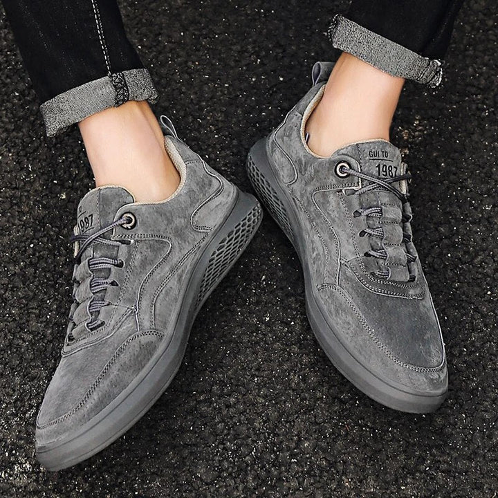 Damen Wildleder-Sneaker mit gepolsterter Innensohle | Bequeme Low-Top-Schuhe mit atmungsaktiven Einsätzen und robuster Gummisohle