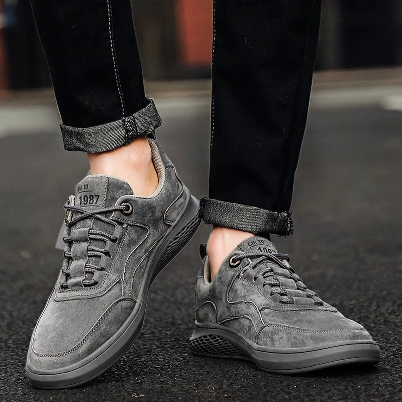 Damen Wildleder-Sneaker mit gepolsterter Innensohle | Bequeme Low-Top-Schuhe mit atmungsaktiven Einsätzen und robuster Gummisohle