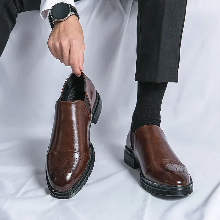 Herren Slipper aus Echtleder | Bequeme Slip-On Schuhe mit Gepolsterter Innensohle | Elegant für Alltag, Büro &amp; Freizeit