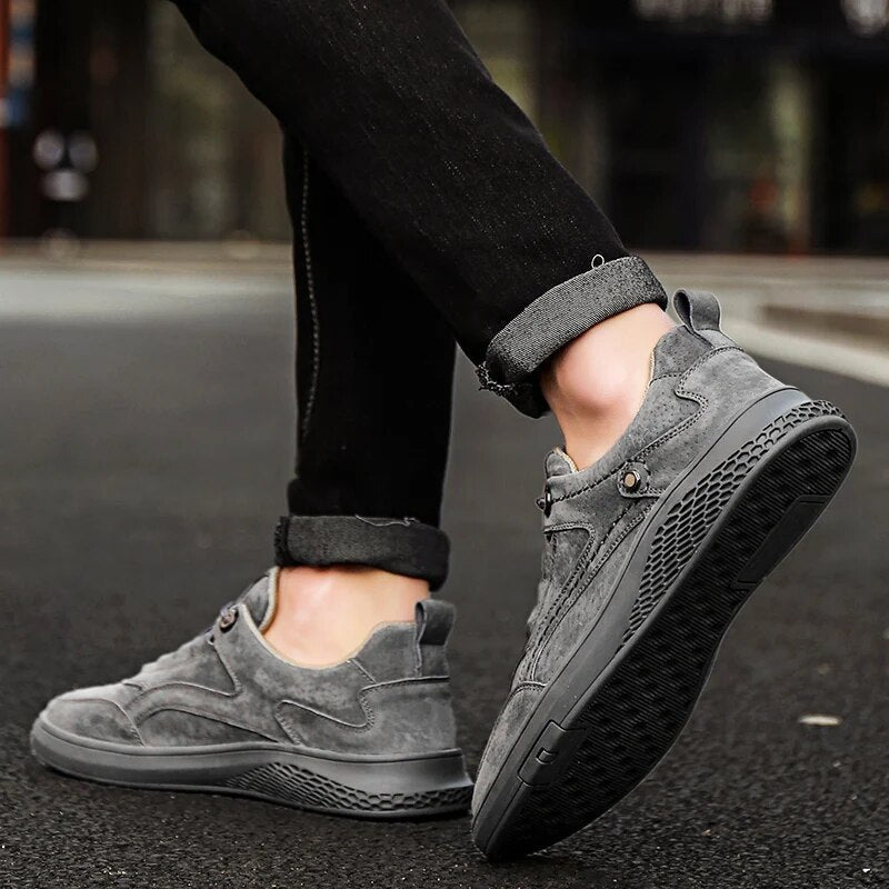 Damen Wildleder-Sneaker mit gepolsterter Innensohle | Bequeme Low-Top-Schuhe mit atmungsaktiven Einsätzen und robuster Gummisohle