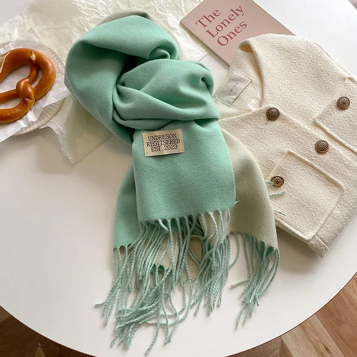 Damen Pashmina Schal mit Fransen | Weicher langer Wickelschal mit glatter Oberfläche und vielseitiger Trageform für Herbst und Winte
