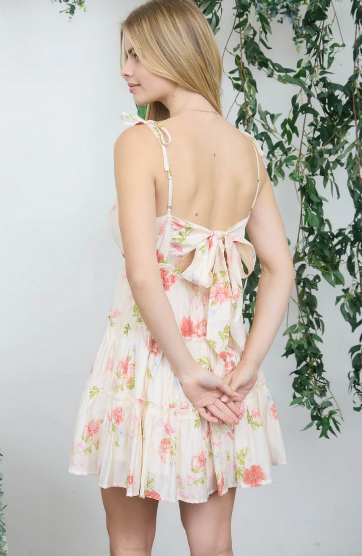 Damen Mini-Kleid mit Blumenmuster | Sommerkleid mit Bindeträgern &amp; offenem Rücken | Luftiges Freizeitkleid