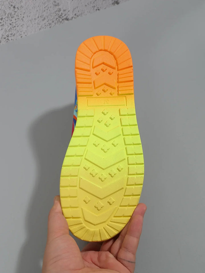 Női vászon sneaker etno szivárvány mintával | Könnyű és légáteresztő | Kényelmes bélés, jó tartás, ideális kültérre és mindennapokra