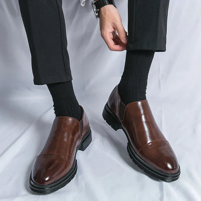 Herren Slipper aus Echtleder | Bequeme Slip-On Schuhe mit Gepolsterter Innensohle | Elegant für Alltag, Büro &amp; Freizeit