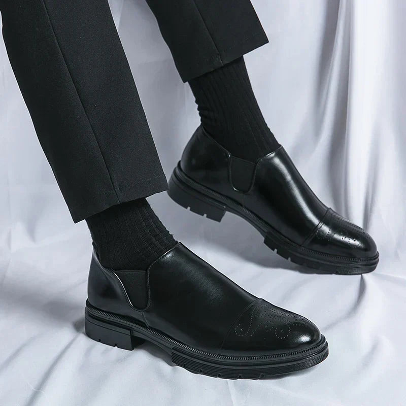 Herren Slipper aus Echtleder | Bequeme Slip-On Schuhe mit Gepolsterter Innensohle | Elegant für Alltag, Büro &amp; Freizeit