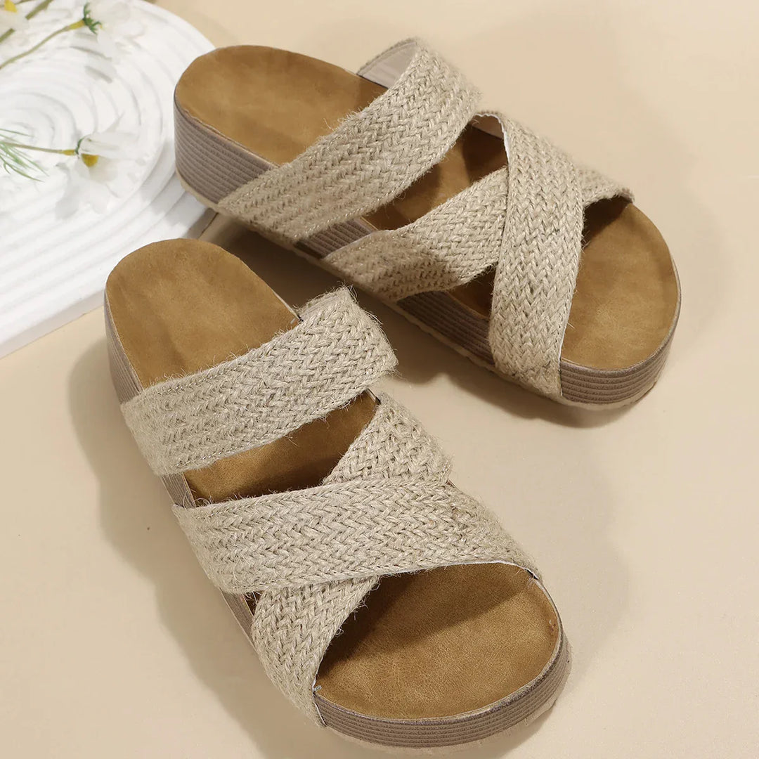 Damen Plateausandalen mit verstellbaren Riemen | Gepolstertes Fußbett &amp; rutschfeste Sohle