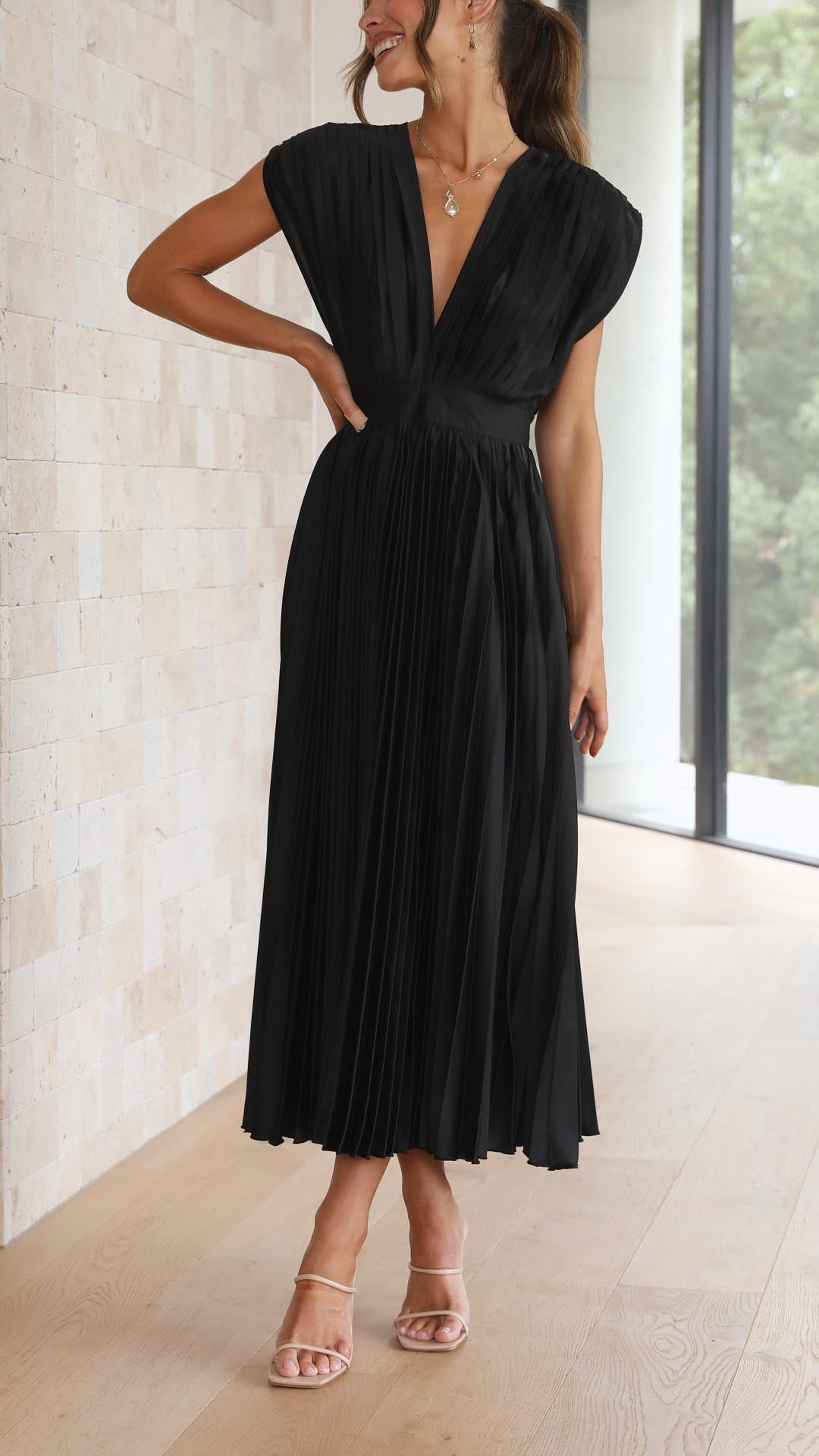 Maria | Elegantes &amp; Raffiniertes Plisseekleid