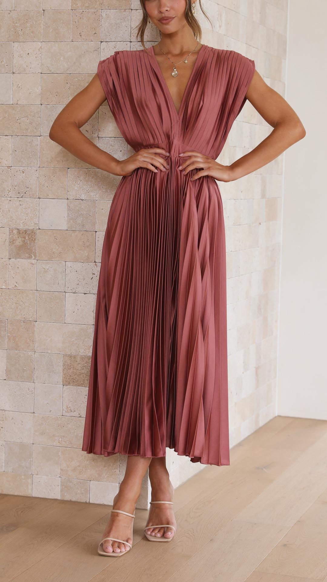 Maria | Elegantes &amp; Raffiniertes Plisseekleid