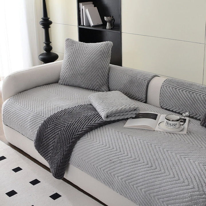 Interiors™ paksusta plyysistä valmistettu sohvanpäällinen