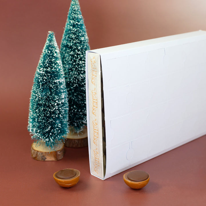 Toffifee Adventskalender mit Namen | Personalisierter Schokoladenkalender mit 24 Türchen, Haselnuss, Karamell und Nougatcreme