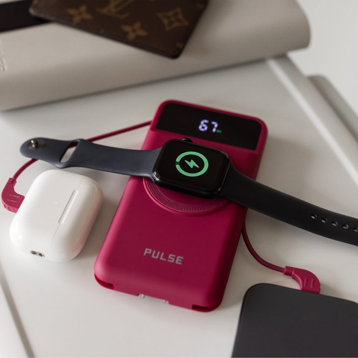 2er-Set 5-in-1 Powerbank 10.000 mAh | Reiseladegerät mit USB-C, Lightning, Qi-Laden und internationalen Adaptern
