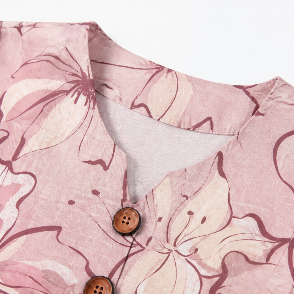 Damen Blumenbluse | Aquarellmuster mit V-Ausschnitt, Holzknöpfen und Rüschenärmeln für Alltag und Büro