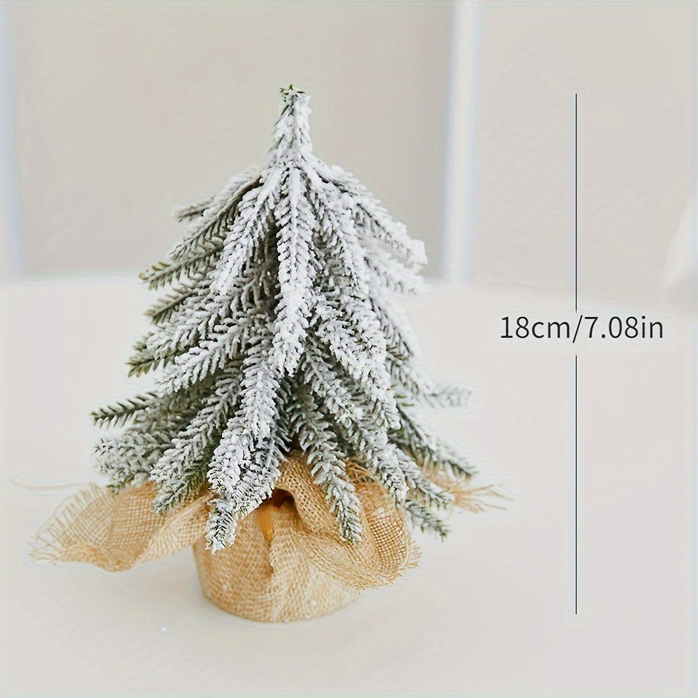 Mini Weihnachtsbaum | Verschneiter künstlicher Tannenbaum mit 18 cm Höhe als winterliche Tischdekoration für Zuhause und Büro