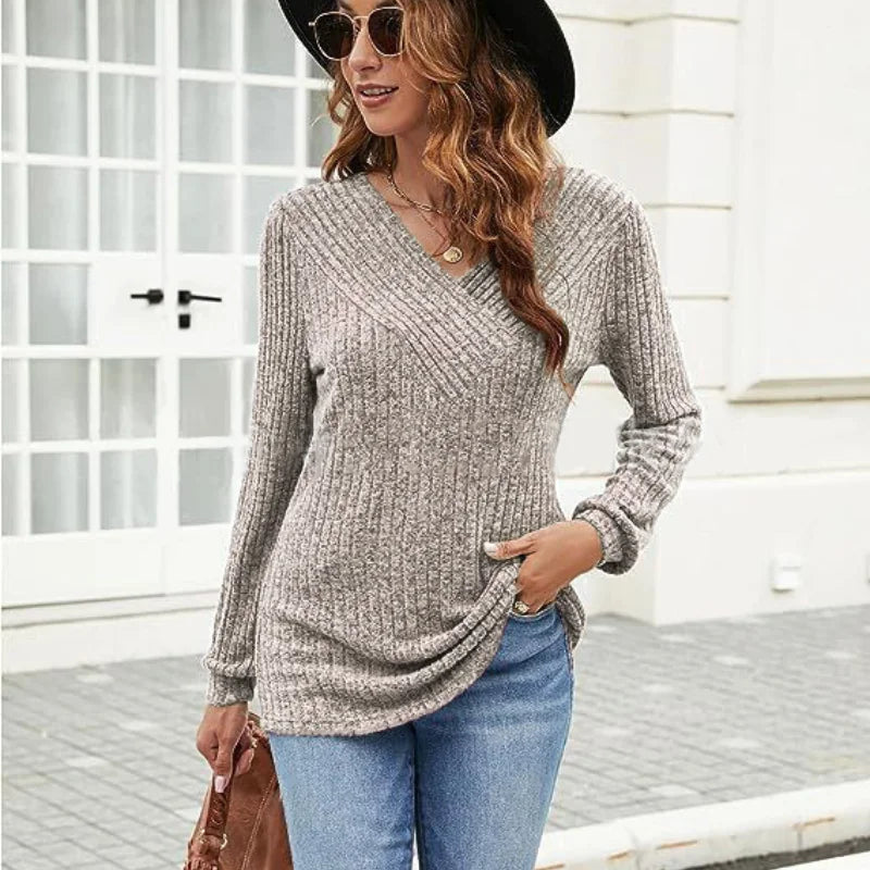 Frieda| V-kaula-aukollinen neulepusero