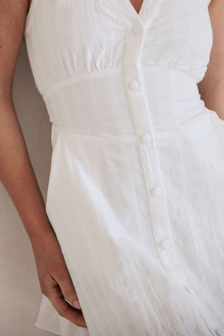 Damen Sommerkleid mit V-Ausschnitt &amp; Taillenband | Ärmelloses Minikleid mit Taschen | Femininer Freizeit-Look