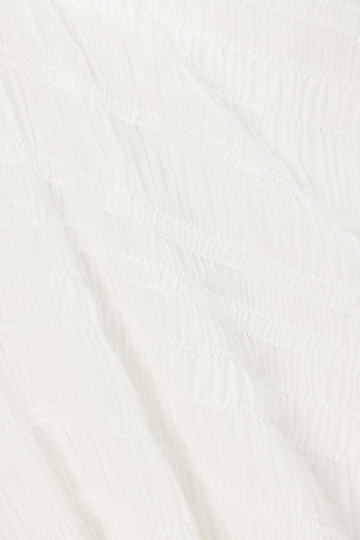 Damen Maxikleid Weiß mit offenem Rücken | Halterneck &amp; Volant-Taille | Geraffte Textur für Sommer &amp; Urlaub