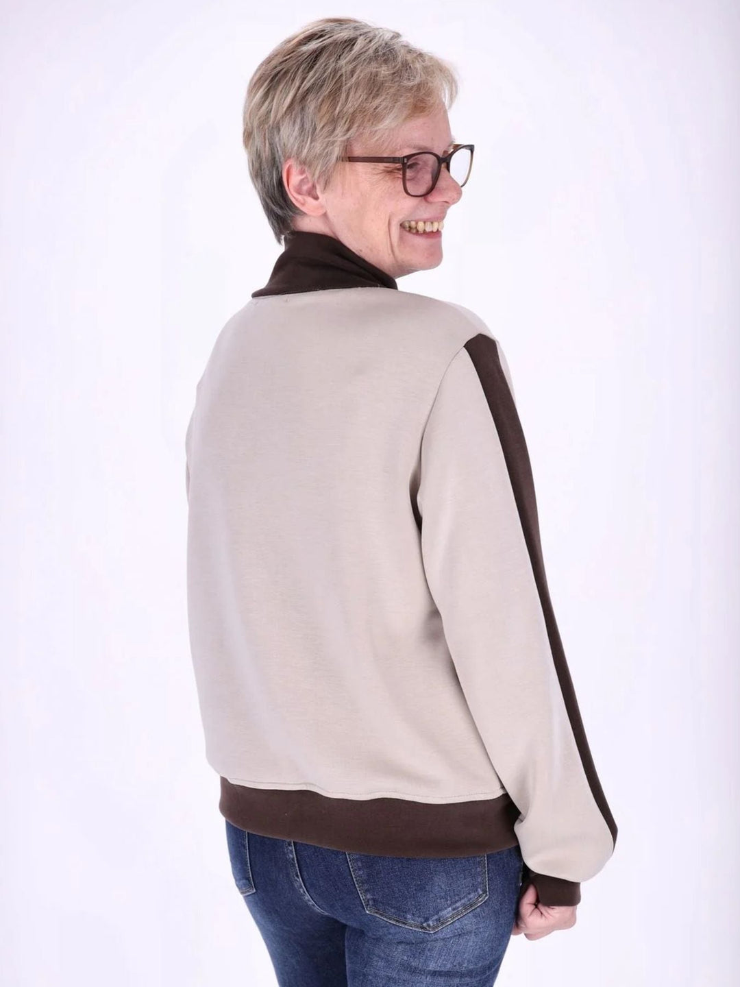Damen Sweatjacke mit lockerer Passform | Weiche Freizeitjacke mit elastischem Stoff und bequemem Schnitt für Alltag und Freizeit