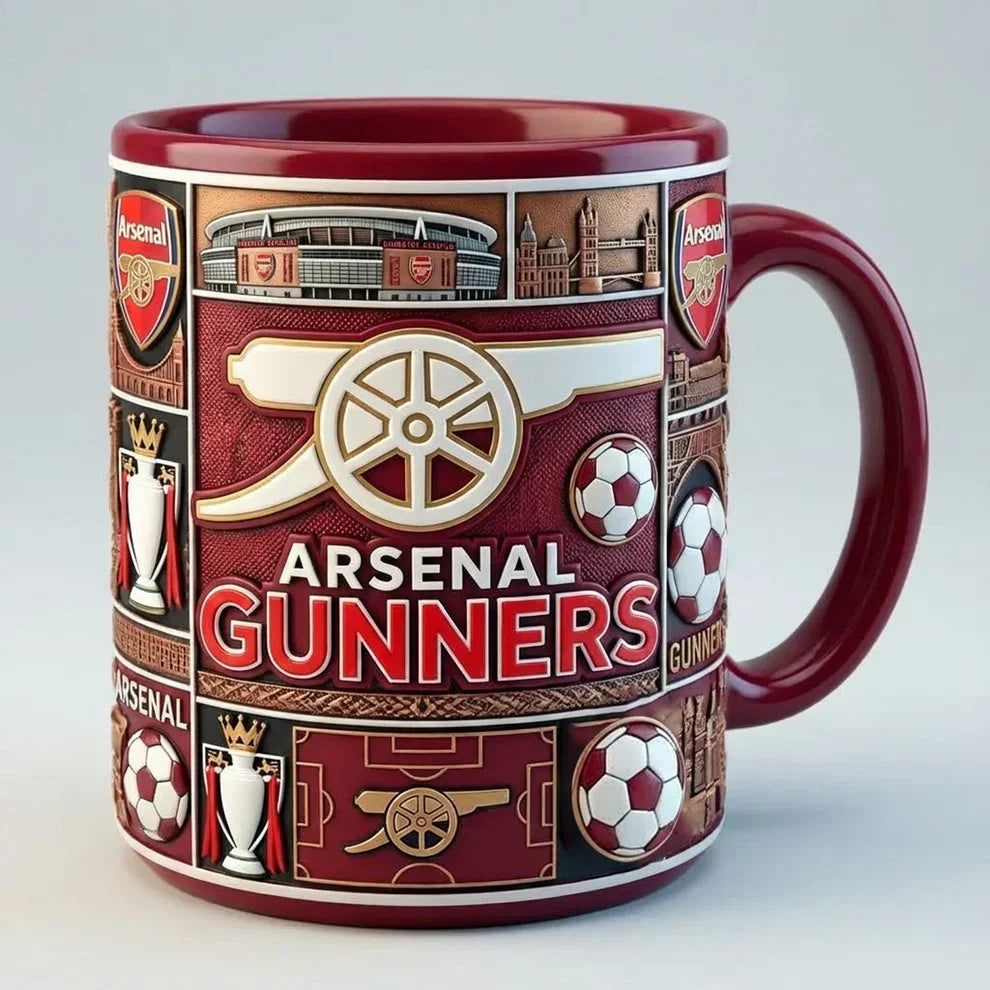 3D Fußball Tasse | 350 ml Keramik-Fanbecher mit Stadion-Relief