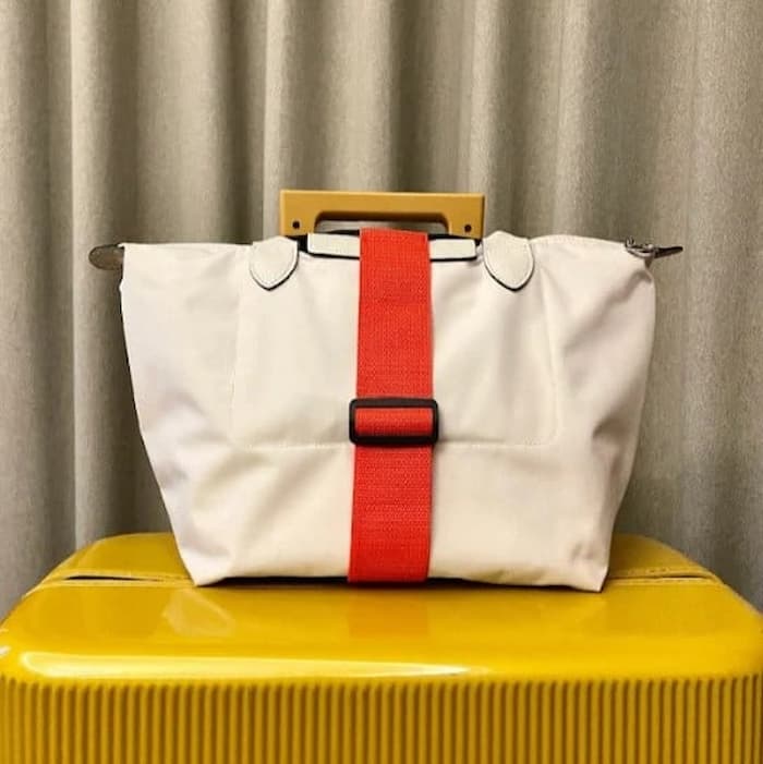 Luggage strap for suitcase – anti-slip strap to secure bags | Adjustable, ultra-light &amp; compact | Ready in seconds