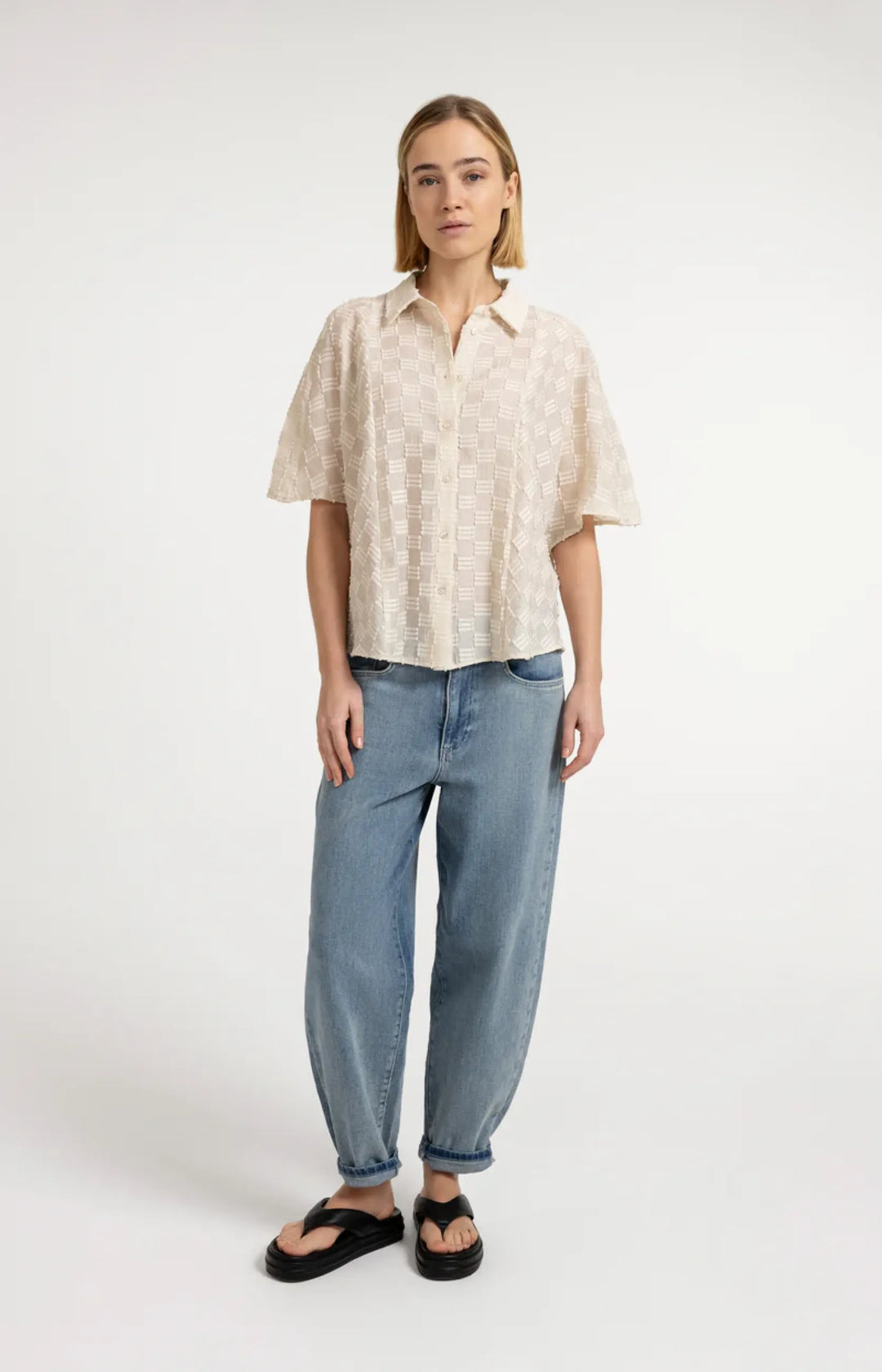 Damen Bluse | Jacquard-Bluse mit kurzen weiten Ärmeln, Kragen und lockerer Passform