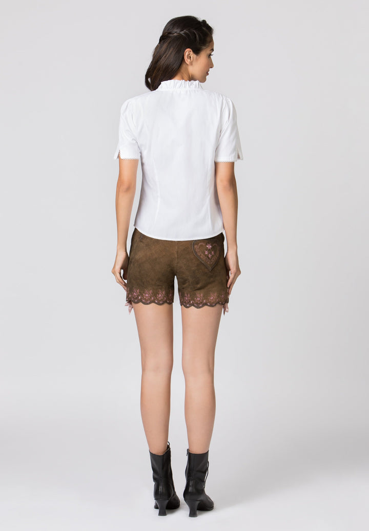 Trachtenbluse Damen | Weiße figurbetonte Bluse mit Schalkragen, Rüschen und Perlmuttknöpfen für Trachten-Outfits