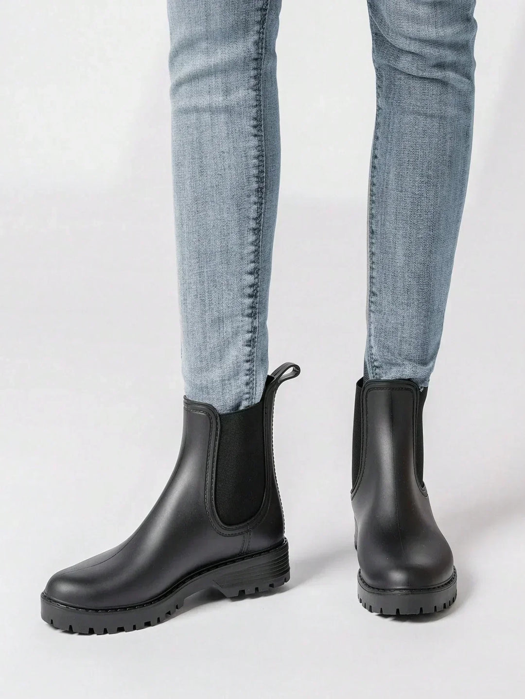 Damen Chelsea Regenstiefel wasserdicht | Matte Gummistiefel mit rutschfester Profilsohle, Elastikeinsätzen und Zuglaschen