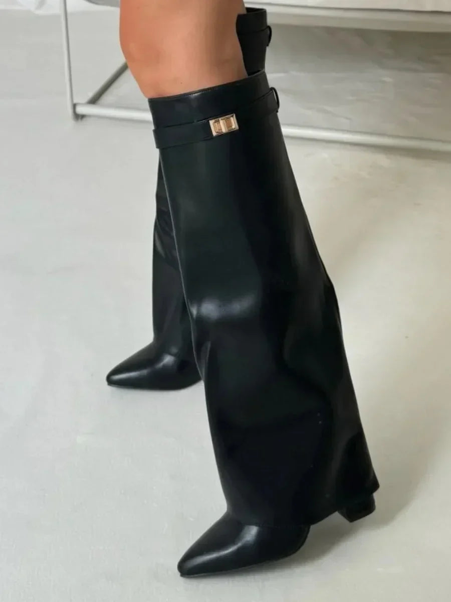 Damen Wildleder-Stiefel mit mittelhohem Schaft | Elegante Boots mit dekorativen Metalldetails und praktischem Verschluss für Herbst und Alltag